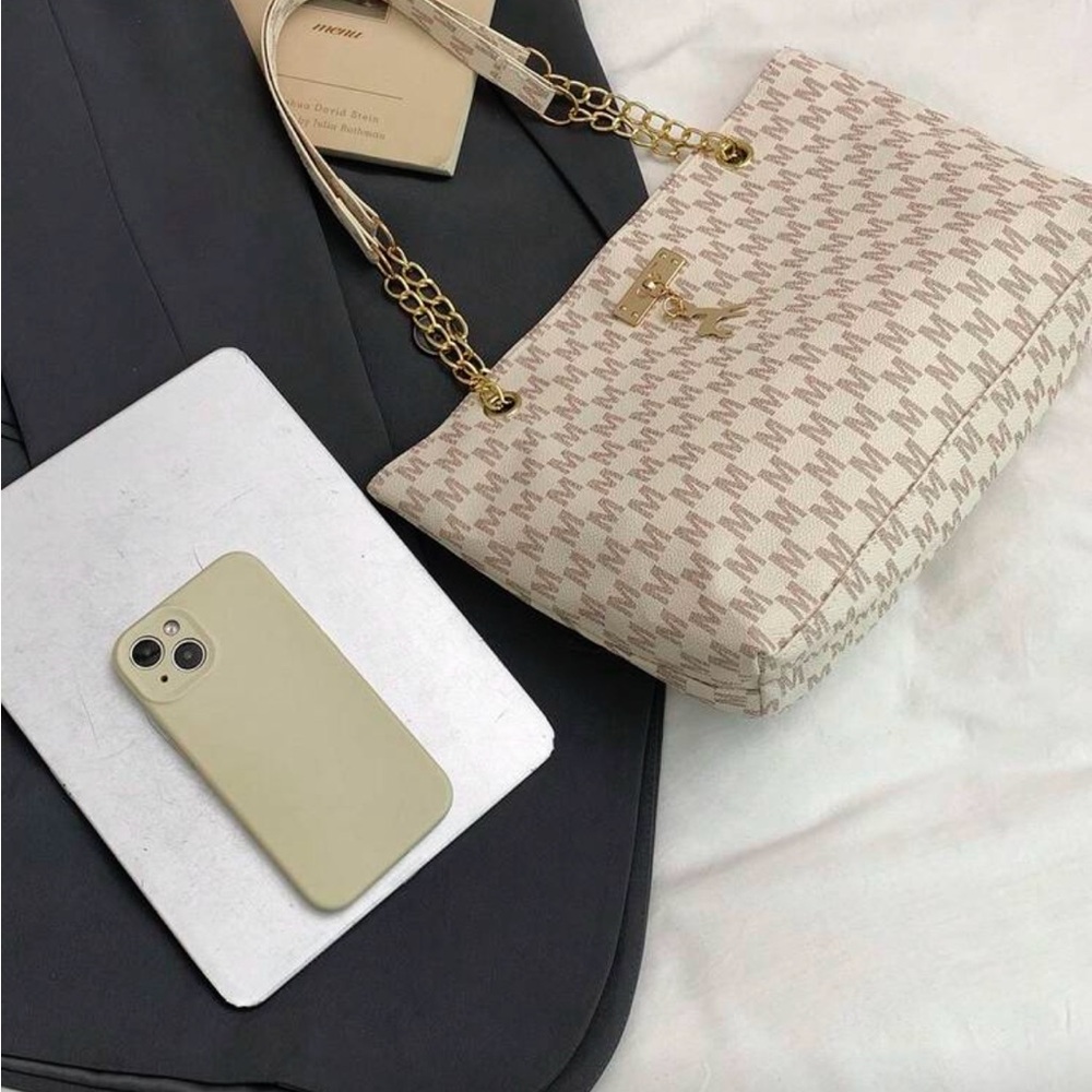 ⚠️Clearance Patterned Chain Shoulder Tote Bag With Gold Accents - Picture 7 of 9